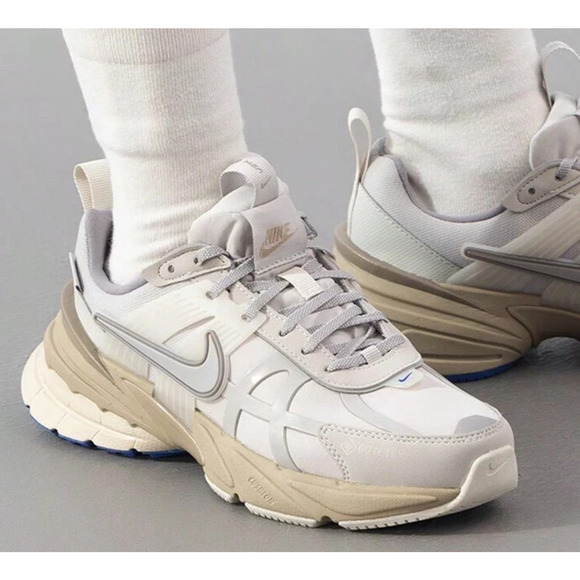 Nike V2K Run GORE-TEX Light Iron Ore Women’s Size 7 Shoes FZ2622-002 2024 EUC - Picture 1 of 16